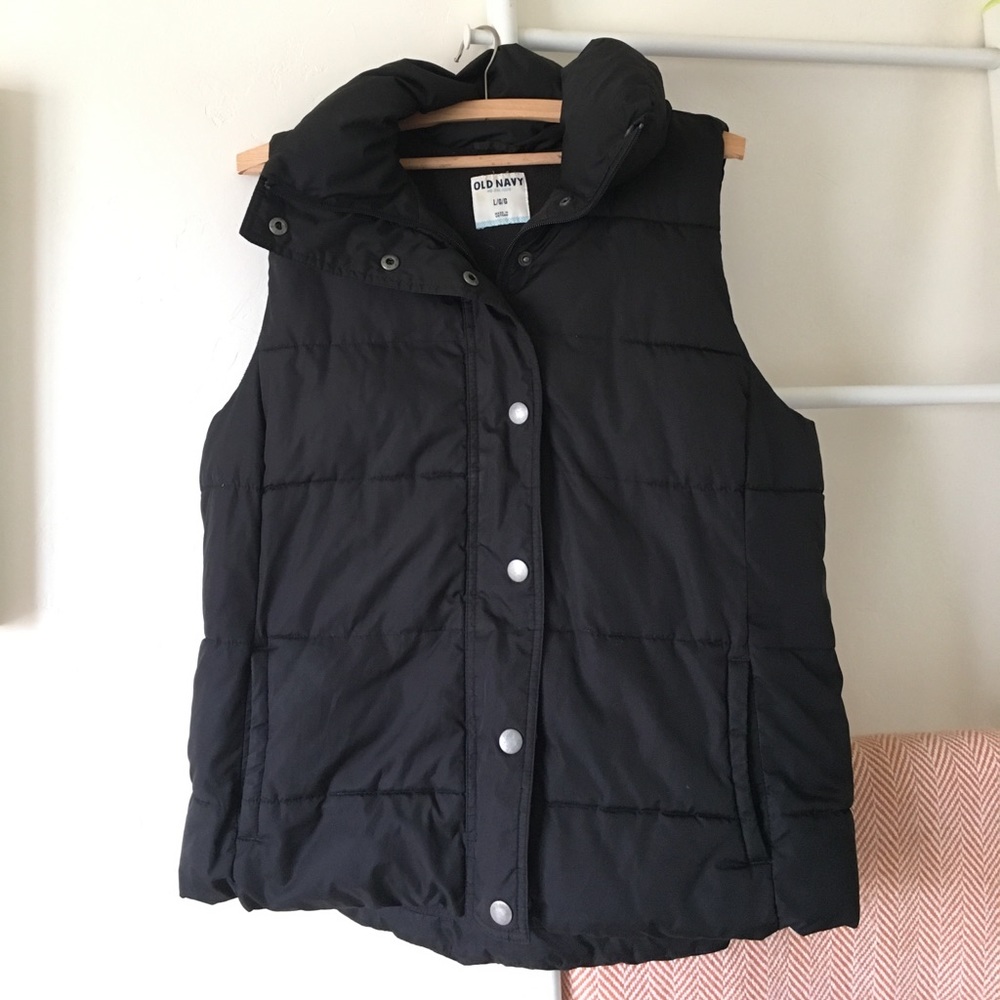 Black old navy puffer vest
