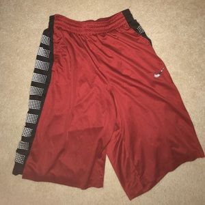 Nike basketball shorts XL
