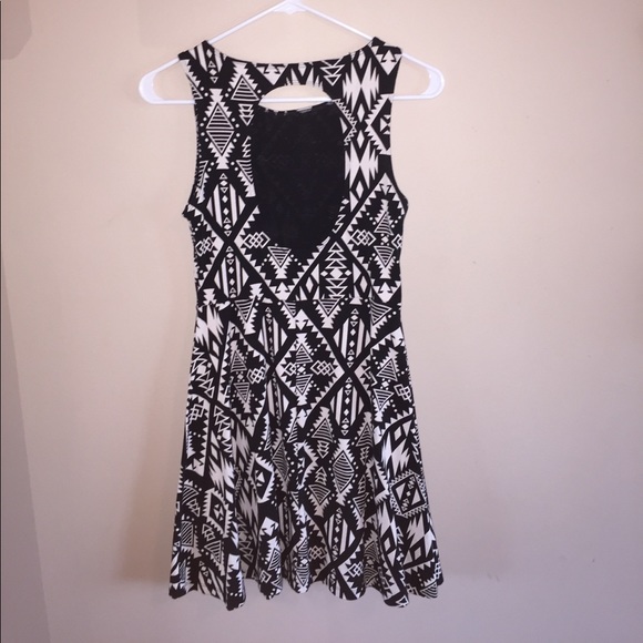 PRINTED SKATER DRESS 👗 😍‼️ - Picture 2 of 5