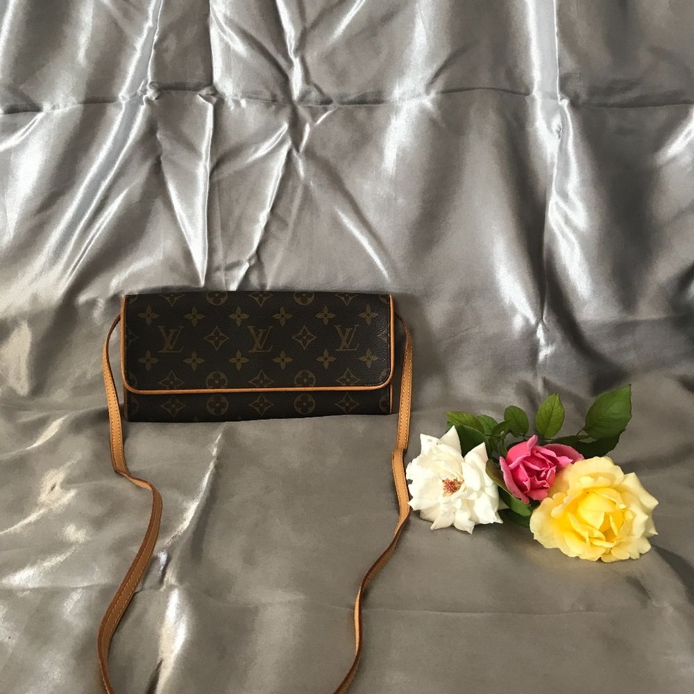 Pre owned Authentic LV Pochette Twin GM