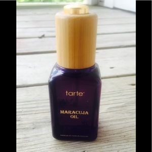 Tarte Maracuja oil