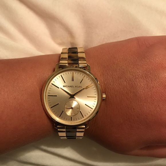 Gold Michael Kors Watch - Picture 3 of 4