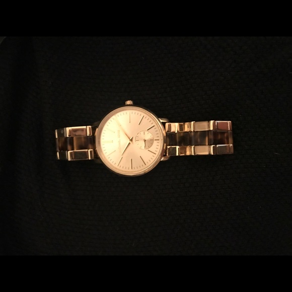 Gold Michael Kors Watch - Picture 4 of 4
