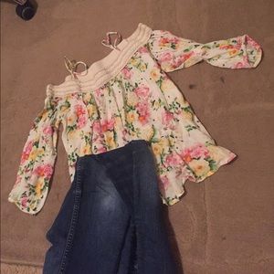 ADORABLE OFF THE SHOULDER FLORAL TOP