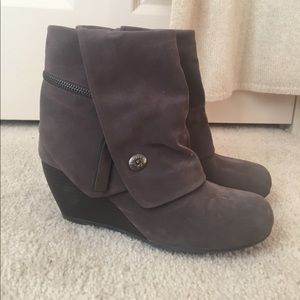 NEW Wedge heel booties