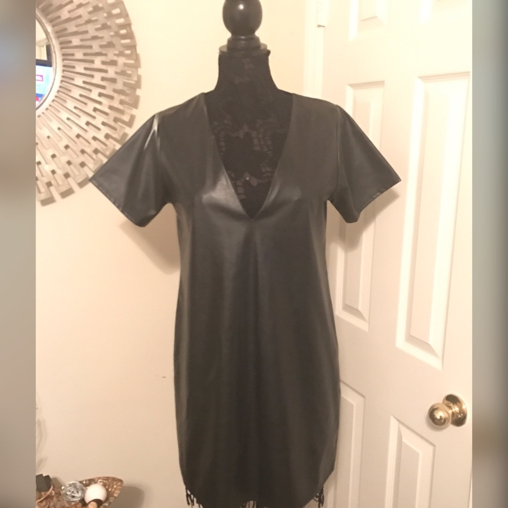 Missguided Black V-Neck Dress
