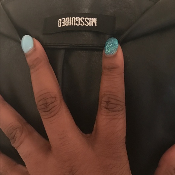 Missguided Black V-Neck Dress - Picture 3 of 6