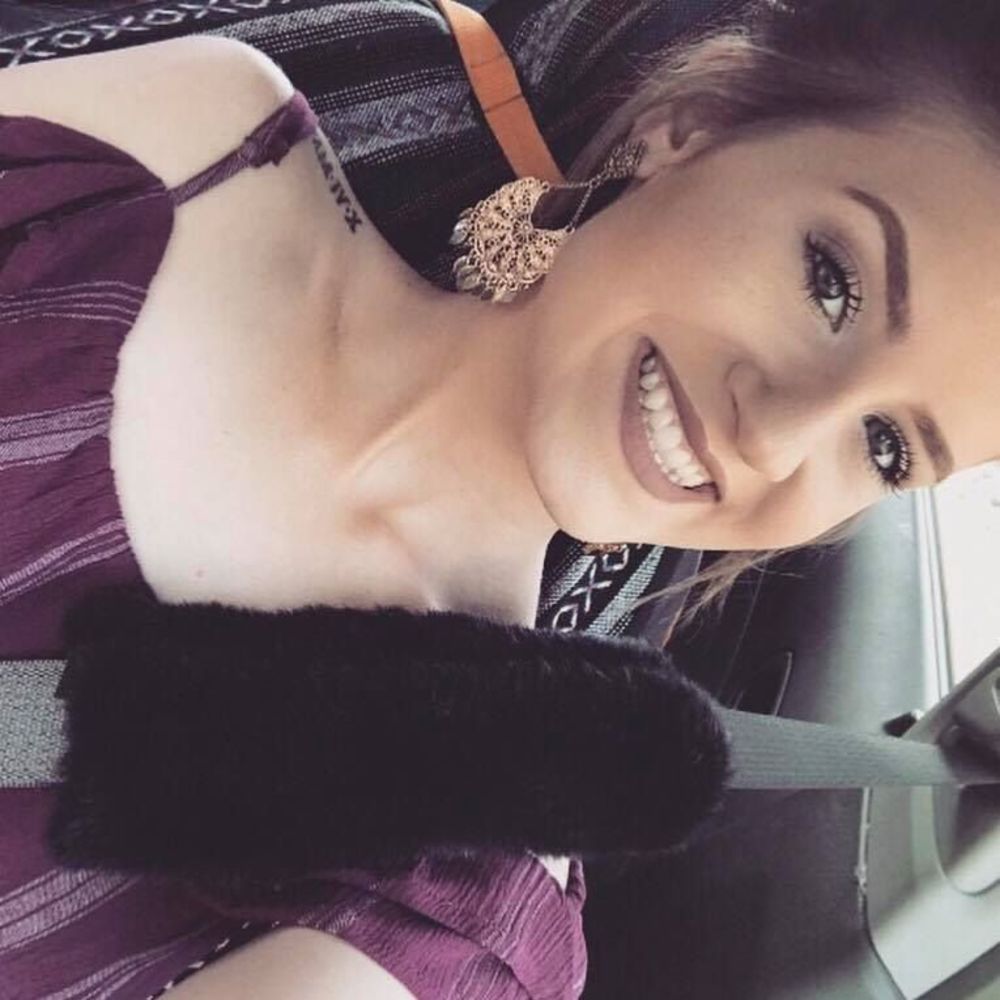 Meet your Posher, Alyssa