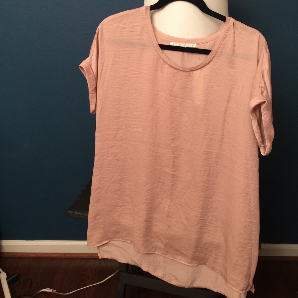 NWT Violet + Claire Lightweight Top