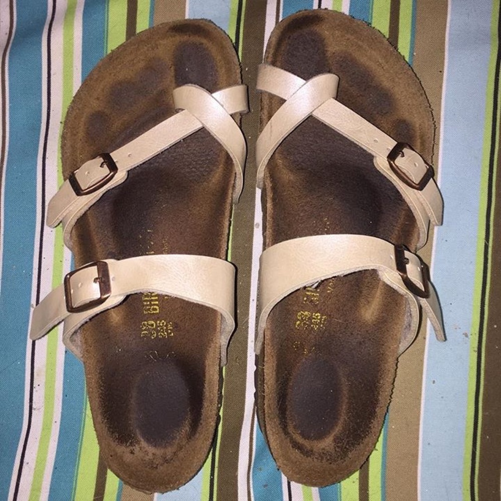 Used but still nice birkenstocks! MAKE ME OFFERS!