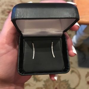 14k White gold crawler earrings