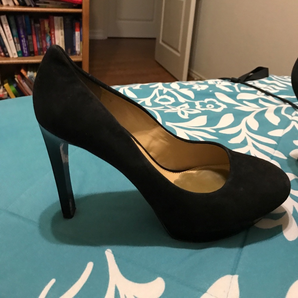 Gianni Bini black suede heels