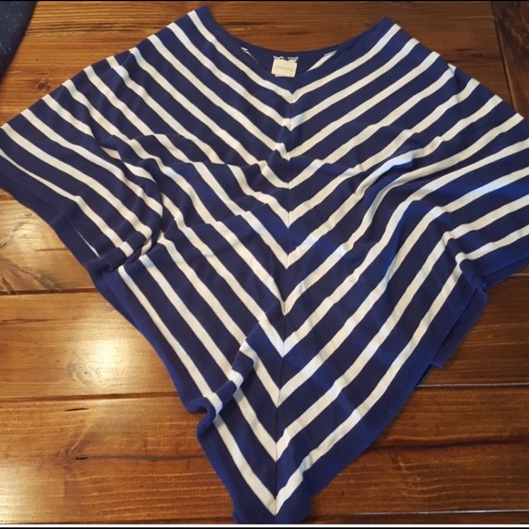 🎯 CHICO’s nautical print cape - Picture 1 of 1
