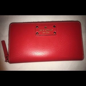 Kate Spade Wellesley Wallet (Pillbox Red)