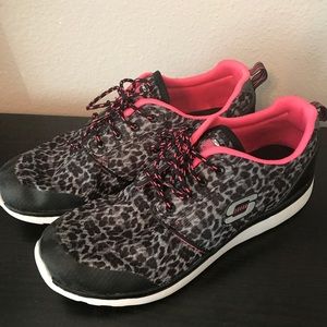 Women's Skechers Running Shoes Size 8.5