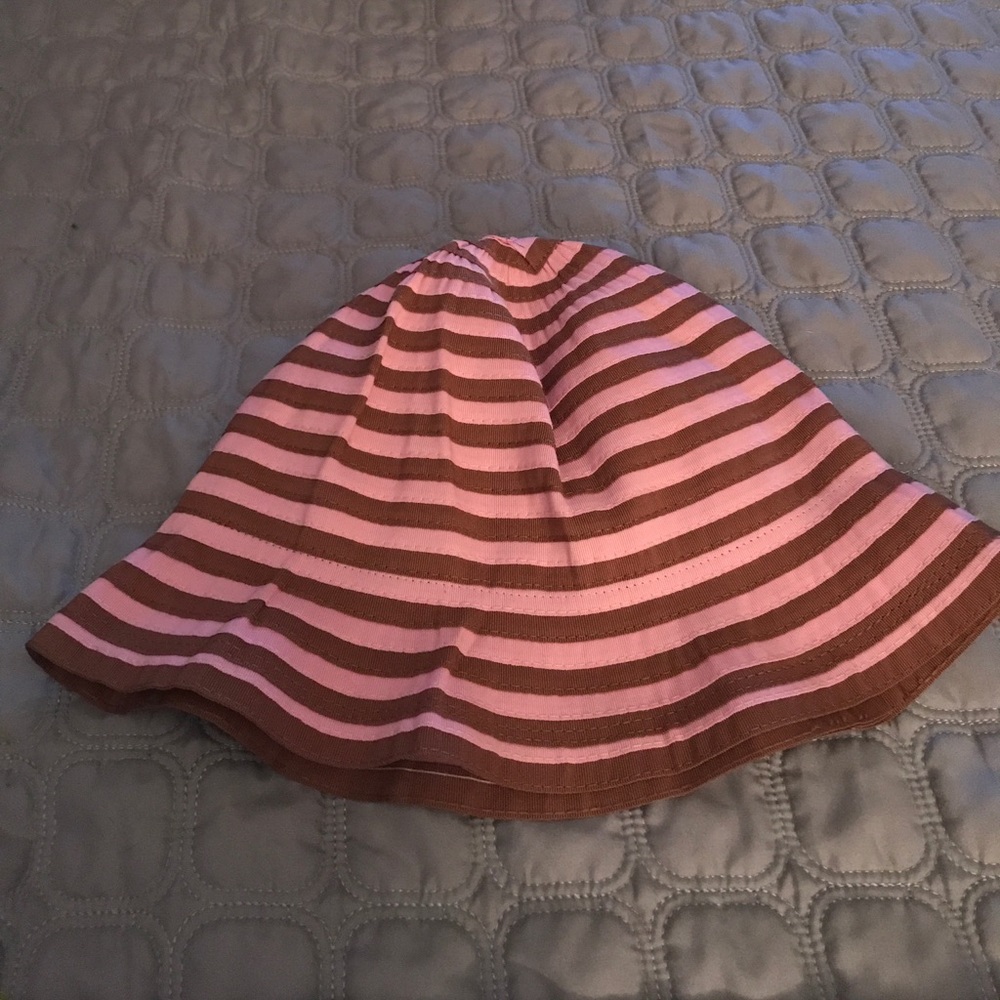 Pink/brown hat