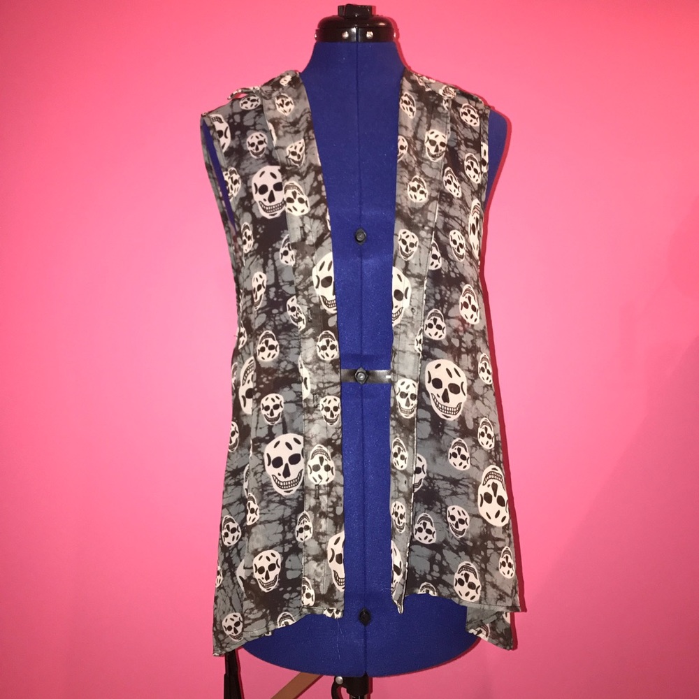 Sleeveless button down