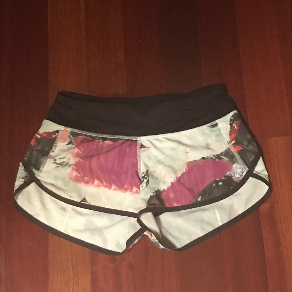 LULULEMON 2-way stretch speed shorts (Black/White)