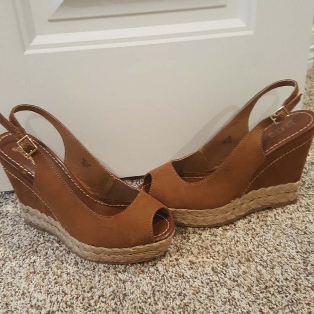NWOT wedges