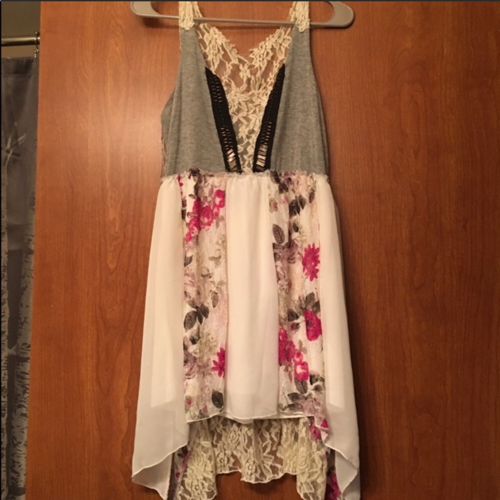 ISO!! Must have this top!!