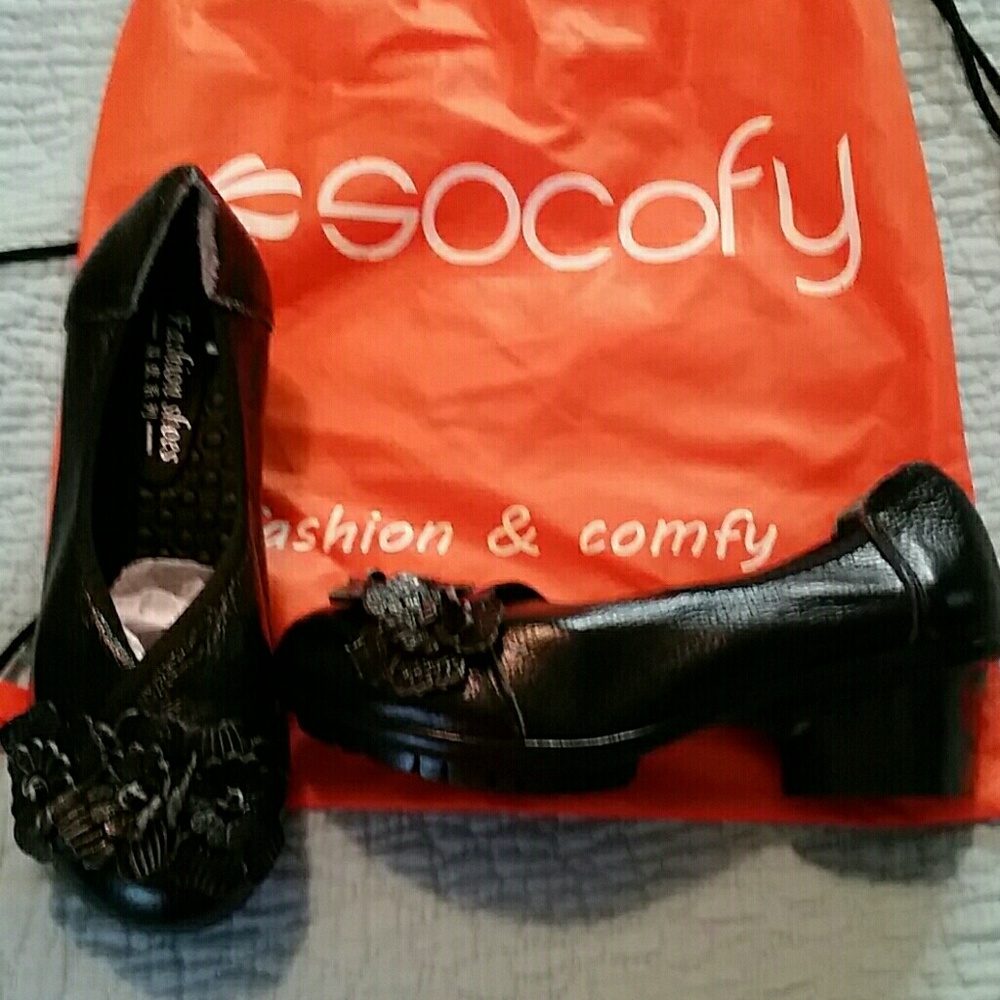 Leather Slip on heels with handmade flowers