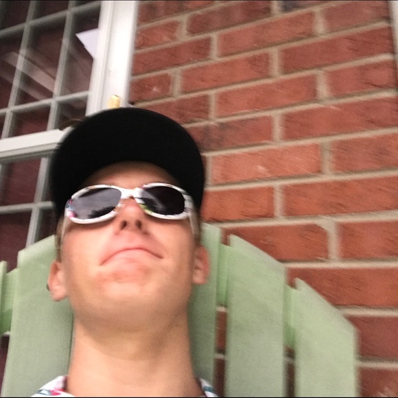 Meet your Posher, Porter - Picture 1 of 1