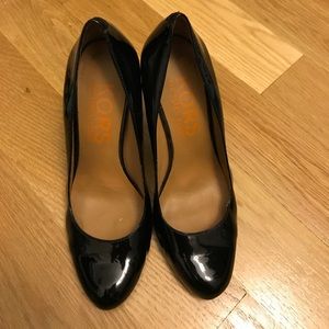 KORS Michael Kors pumps!! Great condition 👠