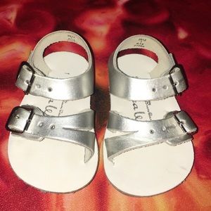 Sea wees sun sand sandals