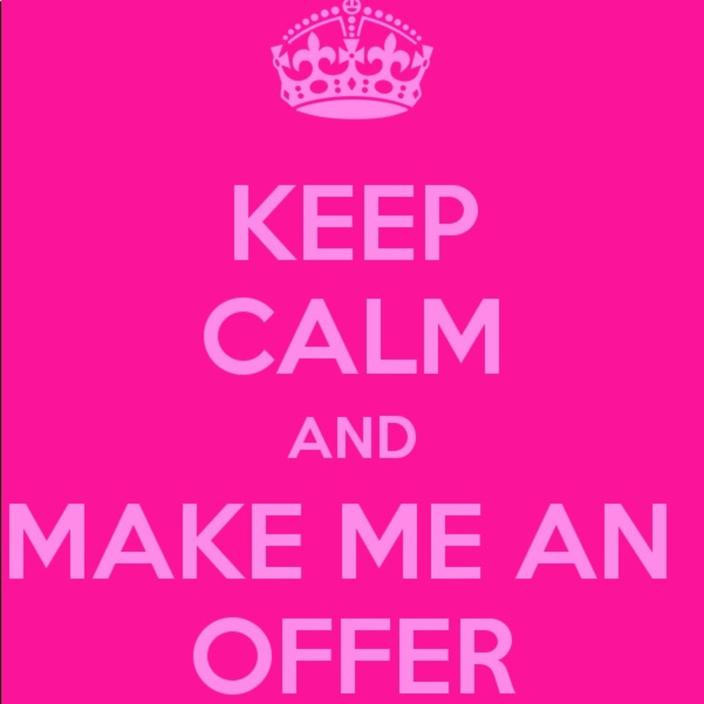 Like an item? Make an offer! 👗👠👛