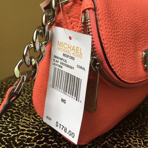 MICHAEL Michael Kors Handbags - 🎉HP🎉NEW Michael Kors crossbody Bedford coral bag