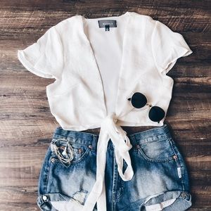 Wrap around tie top