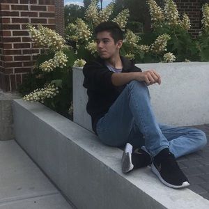 Meet your Posher, Ulises