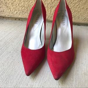 🏷 MOVING SALE 🏷 Size 8.5 Guess 👠 Red Heels 👠