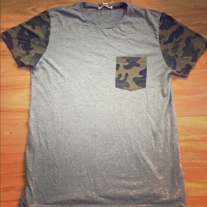 Short Sleeve Gray Shirt with Camouflage Sleeves