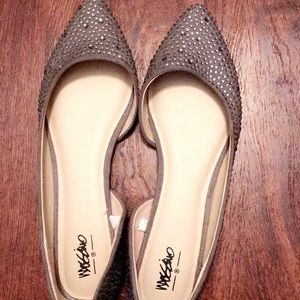 Mossimo Pointed Toe Flats!