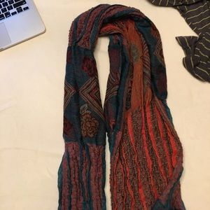 Multi patterned scarf