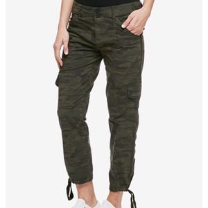 Sanctuary Cropped Cargo Pants in Camo