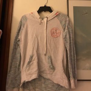 Multicolored pull over