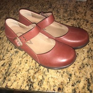 Sanita clogs