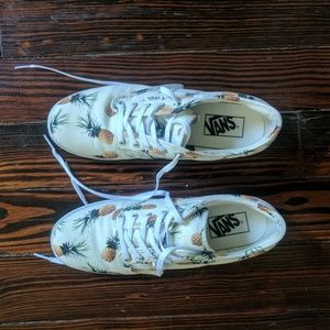 EUC Size 8 Vans Atwood - Pineapple Print