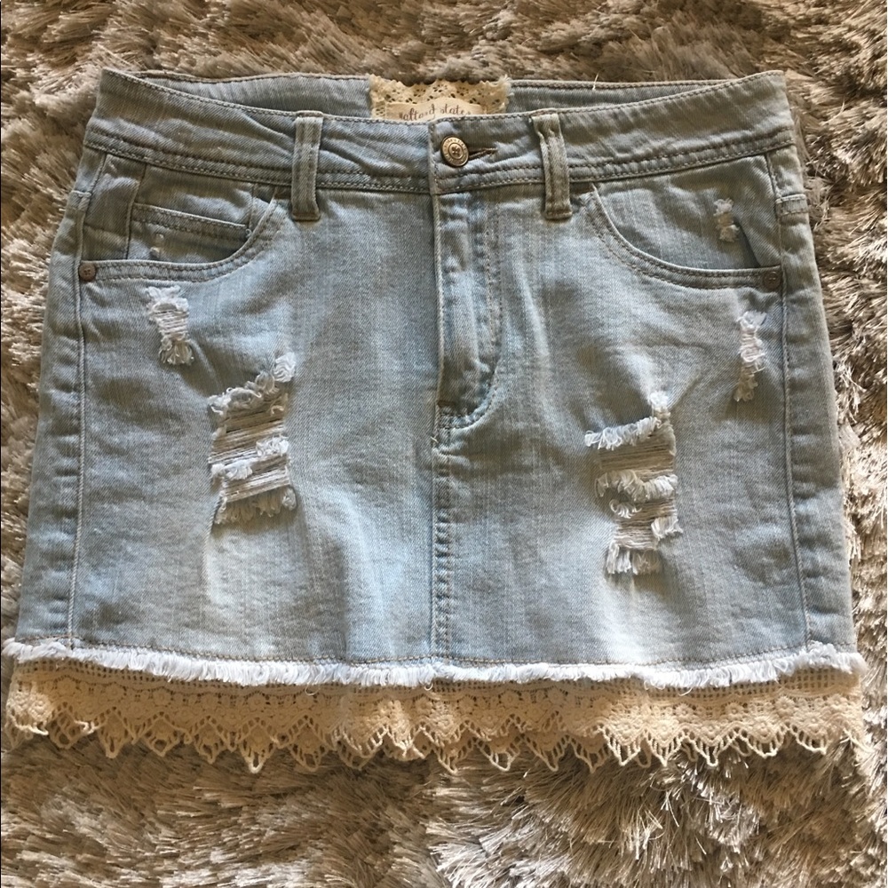 ❤️SOLD❤️ Altar'd State Denim Lace Skirt GUC
