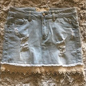 ❤️SOLD❤️ Altar'd State Denim Lace Skirt GUC