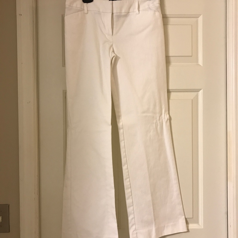 Women's Size 4 white pants.