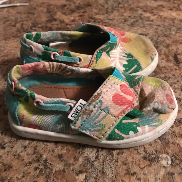 Toms Other - 💕Toddler Girl Toms💕