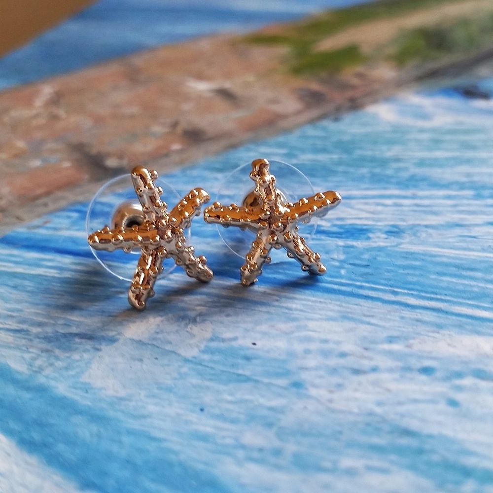 Gold-Tone Starfish Studs