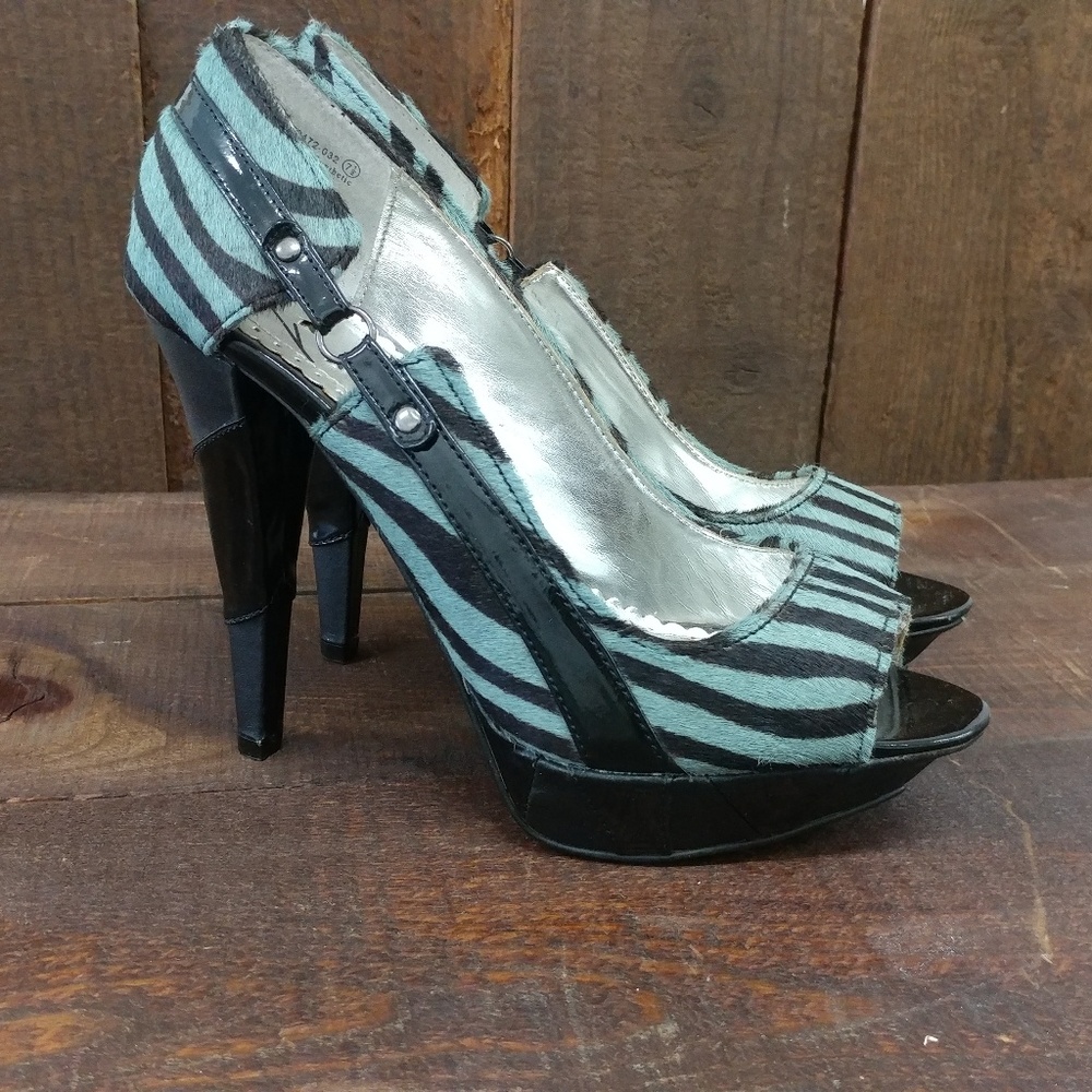 Naughty Monkey Portia black and green grey peeptoe