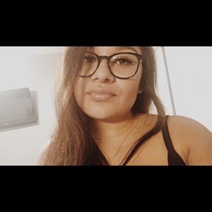 Meet your Posher, Edith