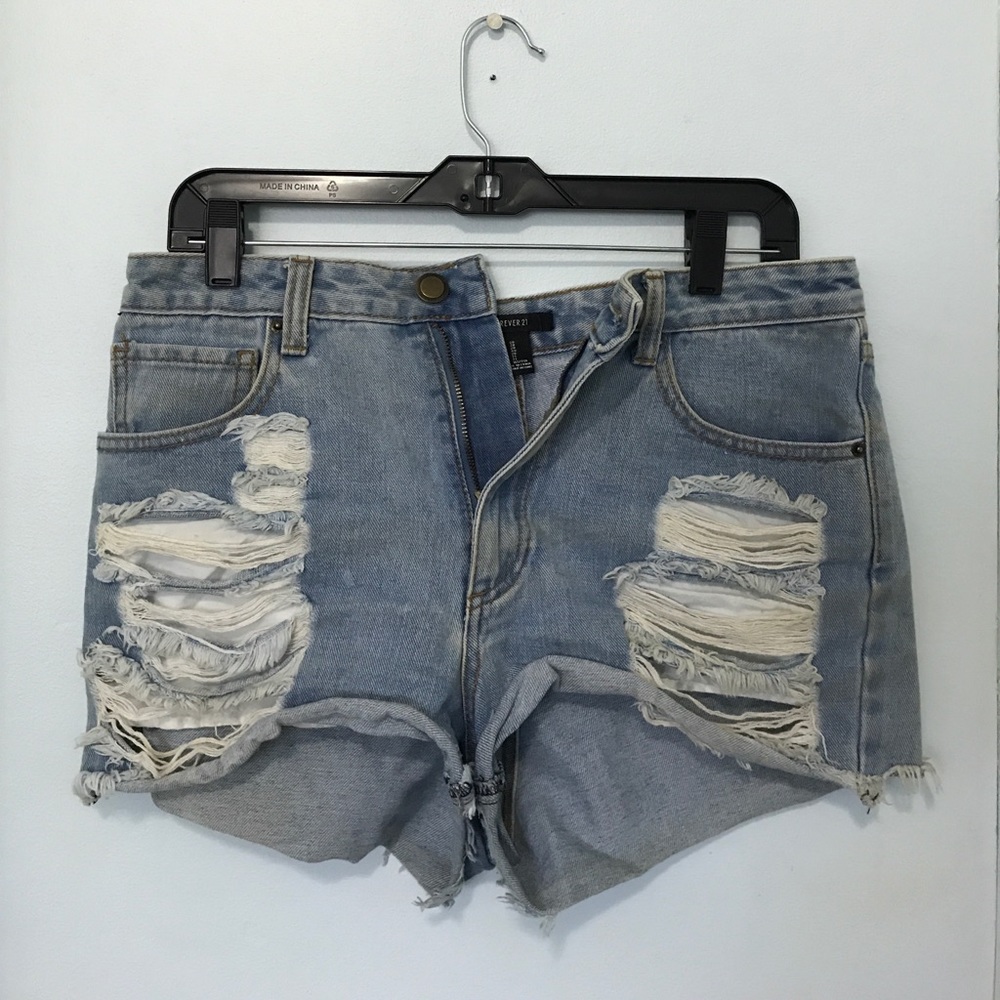 Distressed denim short