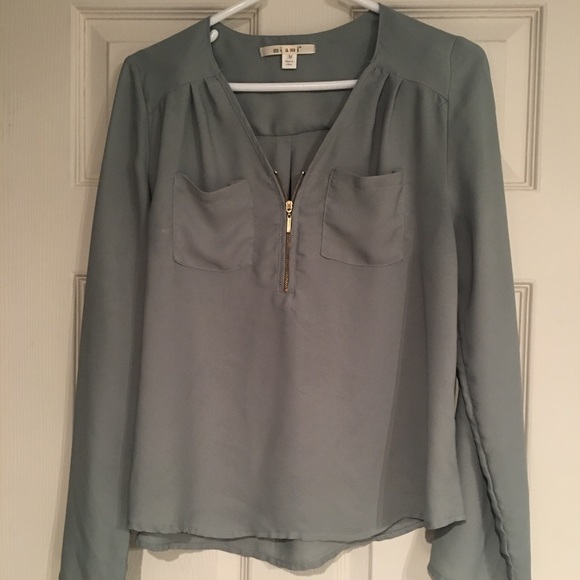Francesca's Collections Tops - Francesca's Collection Loose Green Sheer Top Francesca's Collections Tops - Francesca's Collection Loose Green Sheer Top