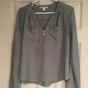 Francesca's Collections Tops - Francesca's Collection Loose Green Sheer Top Francesca's Collections Tops - Francesca's Collection Loose Green Sheer Top